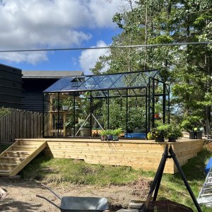 Titan Växthus Gardeney 9,2 m² härdat glas aluminium fristående