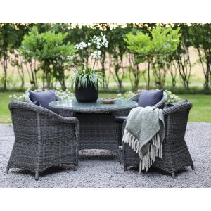 Utematgrupp runt bord 110 cm konstrotting 4 fåtöljer