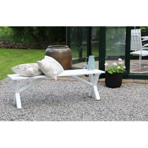 Vit trädgårdsbänk 140 cm trä utebänk med kryssben utomhus